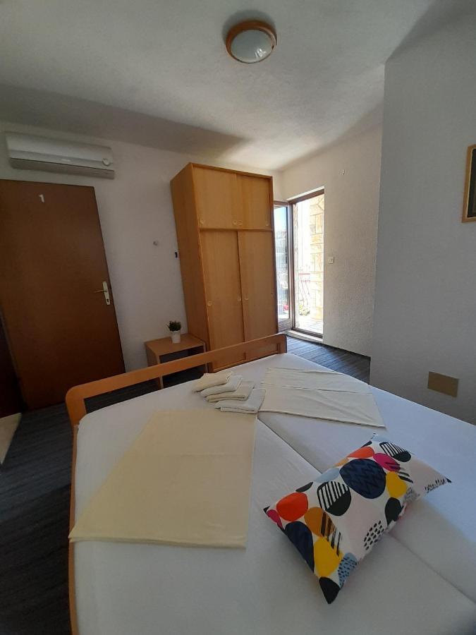 Comfort Apartments Трогир Екстериор снимка