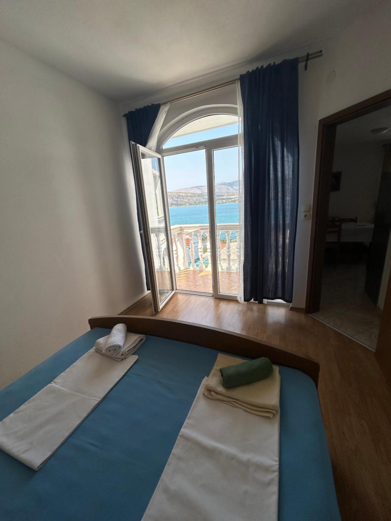 Comfort Apartments Трогир Екстериор снимка