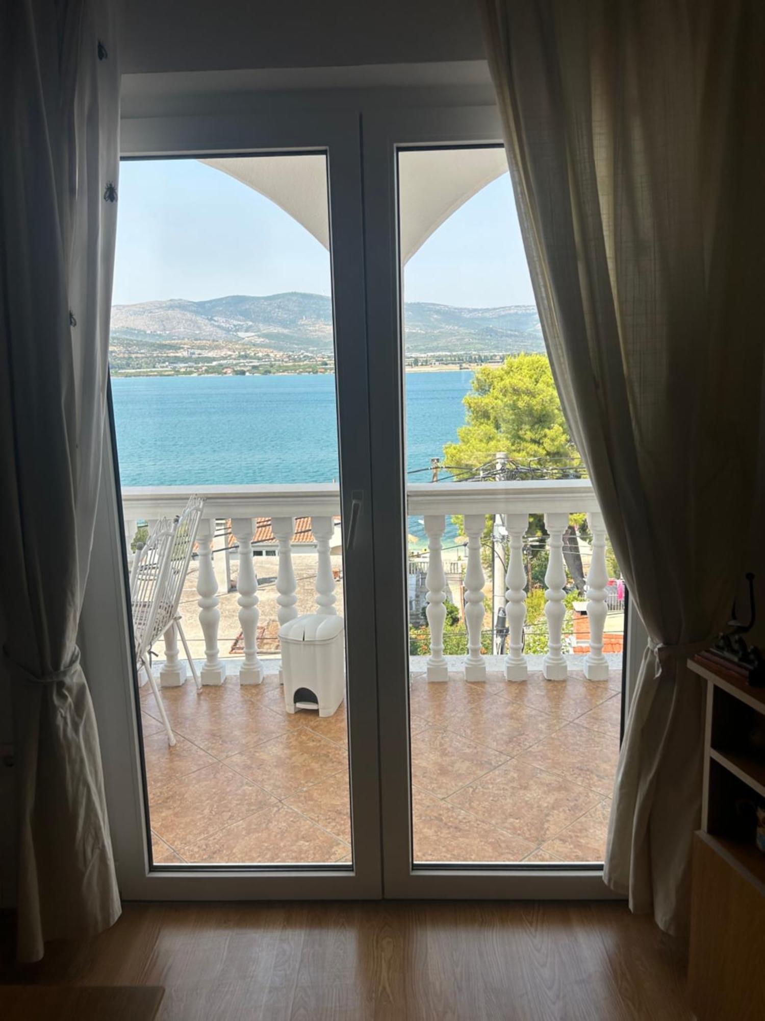Comfort Apartments Трогир Екстериор снимка